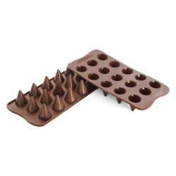 SILIKOMART: MOLDE EASY CHOC BOMBON 15 MINI CONOS 7 5ml. Ø2 6Xh2 8cm. Ref.22120770065