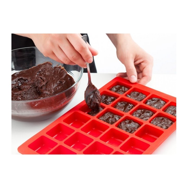 LEKUE: MINI BROWNIES 24cav. ROJO Ref.0216024R01M017