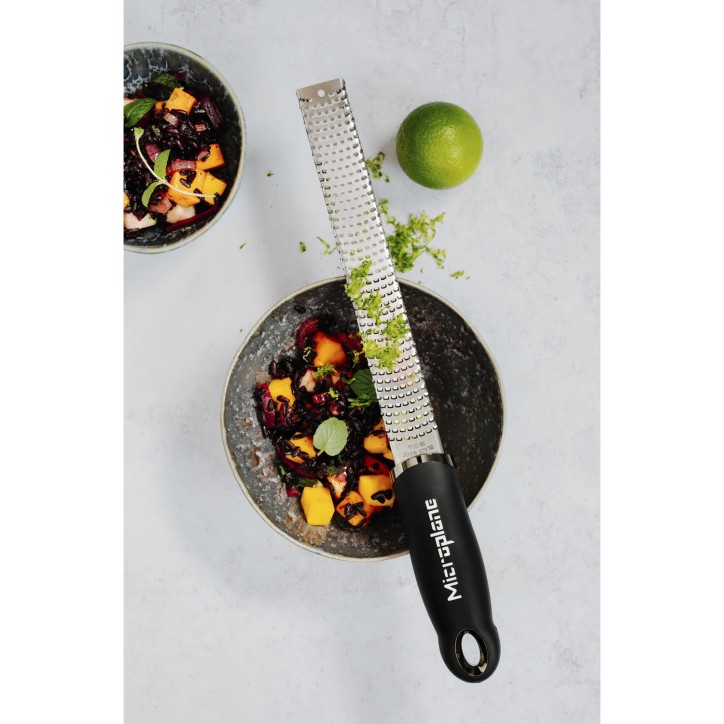MICROPLANE: CLASSIC RALLADOR ZESTER NEGRO PROFESIONAL Ref.M46020