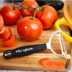 MICROPLANE: PELADOR PROFESIONAL CUCHILLA DENTADA 16 4X7 5X2 5cm Ref.48082