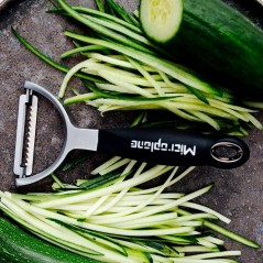 MICROPLANE: PELADOR - Y - PROFESIONAL CUCHILLA CORTE EN JULIANA 16 4X7 5X2 5cm Ref.48083E