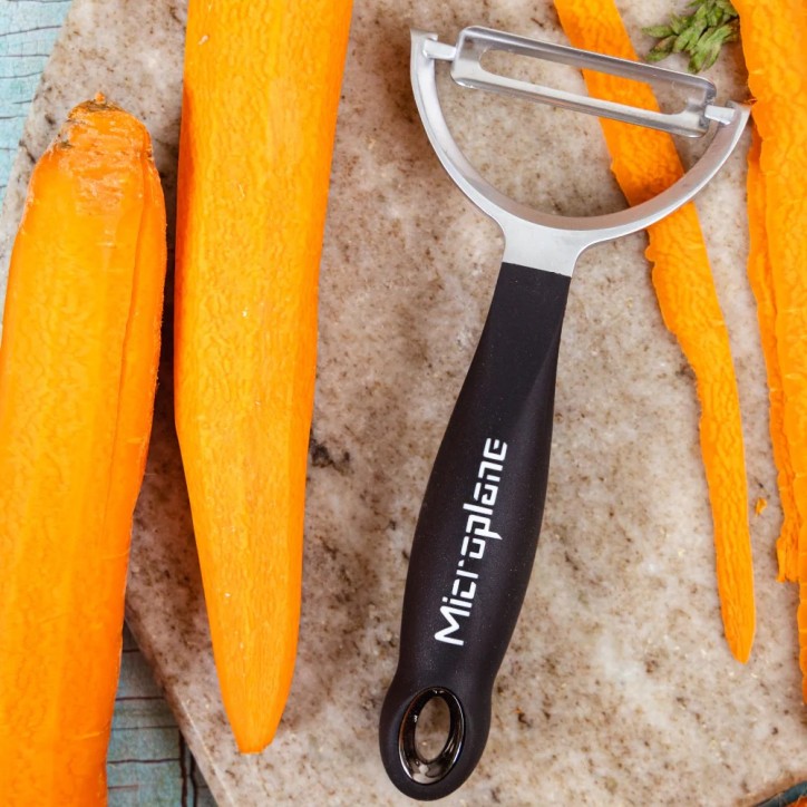 MICROPLANE: PELADOR - Y - PROFESIONAL CUCHILLA LISA 16 4X7 5X2 5cm Ref.48081E MICROPLANE: PELADOR - Y - PROFESIONAL CUCHILLA LISA 16 4X7 5X2 5cm Ref.48081E